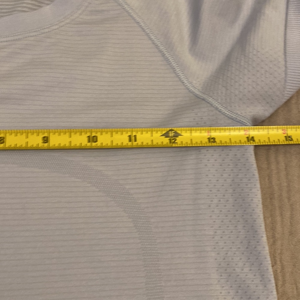 Lululemon athletica Lavender Women's Top. Size Xs-S - Picture 4 of 5